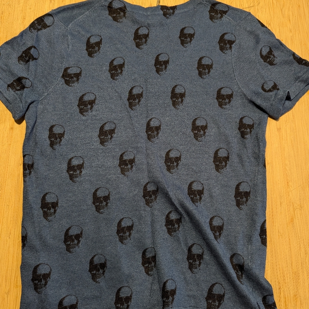 Skull Cashmere size S blue top